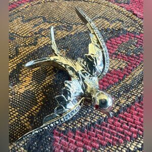 VINTAGE silver tone bird sparrow rhinestone brooch pin
